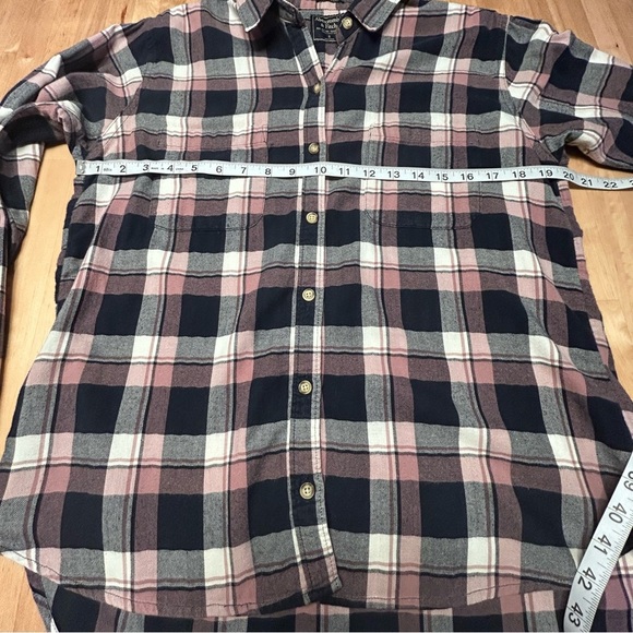 2 for$15 Abercrombie & Fitch Navy & Rose Plaid Flannel Long Sleeve Shirt - Picture 4 of 11